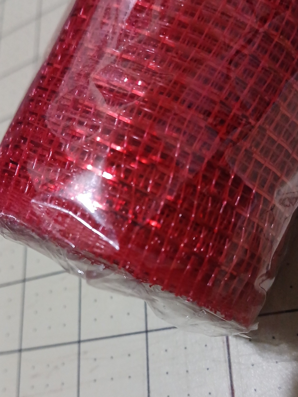 Deco Mesh - Red - Picture 3 of 5